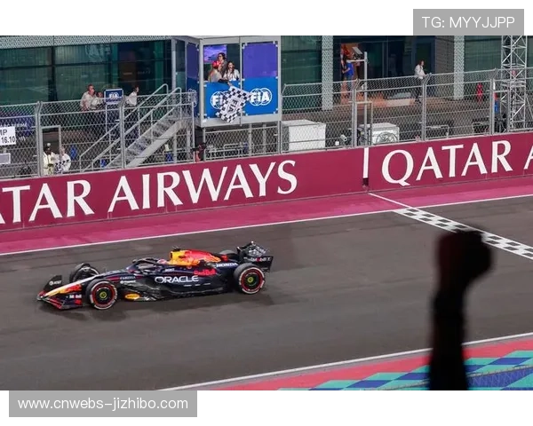 澳大利亚大奖赛正赛：维斯塔潘杆位发车领跑全场夺冠